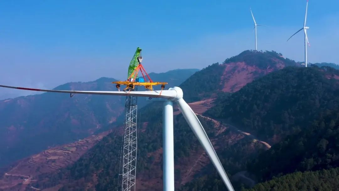 Victory in the first battle! Yalong River hydropower Raba Mountain wind power project single-blade fan lifting