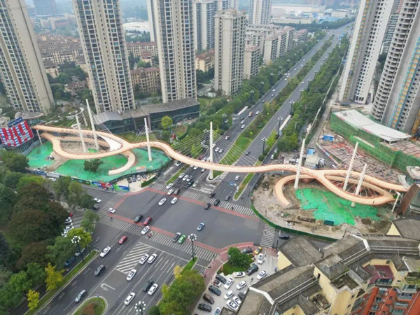 The first pedestrian bridge in Southwest China made a stunning appearance!