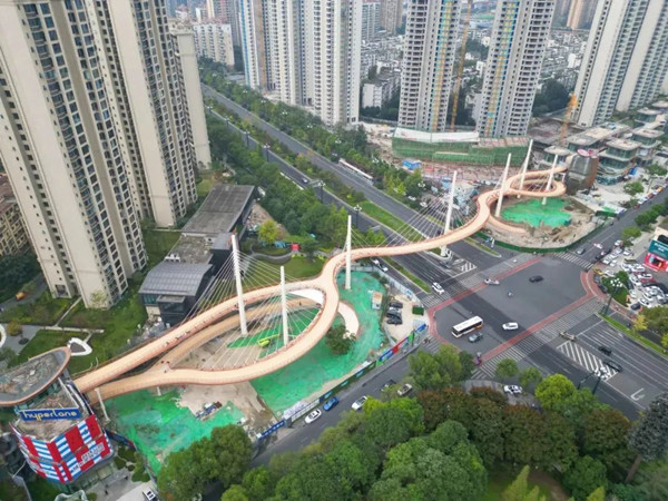 The first pedestrian bridge in Southwest China made a stunning appearance!