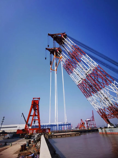 Julisling Successfully Completes Hoisting of Massive Anti-Collision Steel Casings for Qinglongmen Bridge